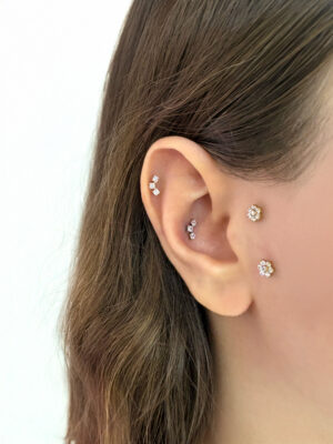 Asimetrik Kare Detayllı Model Titanyum Piercing