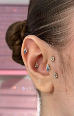 Mavi Taşlı Gold Titanyum Piercing