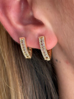 Eğimli Taşlı Küpe