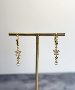 Çiçek Yeşil Detaylı Sallantılı Küpe