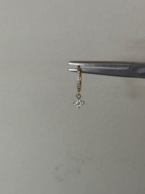 Sallantılı Çiçek Titanyum Halka Piercing